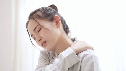 つらい寝起きの首こり…根本改善しよう！おすすめメニュー(^O^)／リンパマッサージで全身スッキリ♪